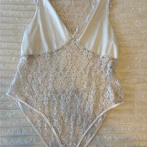 SHEIN White Floral Lace Curvy Bodysuit 3XL